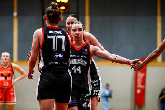 Moterų krepšinio lygos finale – „Kibirkšties“ smūgis LCC universitetui.