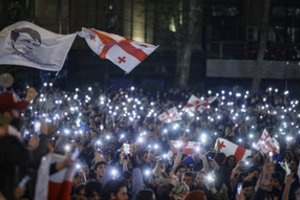 Tūkstančiai žmonių Sakartvele vėl protestavo prieš „rusišką įstatymą“