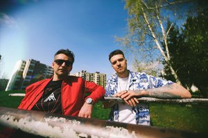 Netikėtas duetas: Niko Barisas ir Alanas Chošnau įrašė bendrą kūrinį „Ten, kur širdis“