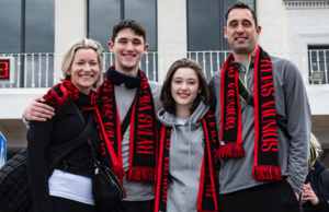 „Generolas“ sugrįžo: Ch. Eidsonas su šeima nusileido Lietuvoje