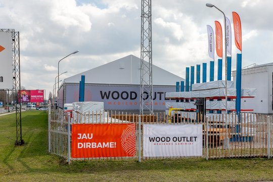 Didelis bei malonus netikėtumas, rodos, jau nusistovėjusioje eksterjero ir statybos medienos rinkoje – Lietuvoje savo veiklą sėkmingai pradeda naujas profesionalų lygos dalyvis – „Wood Outlet“.