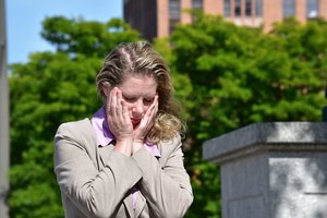 Dukters košmaras, atėmęs vaikystę: motiną gyvą padegė bažnyčios šventoriuje