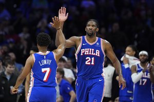 Paskutinių sekundžių dramą laimėjusi „76ers“ įšoko į NBA atkrintamųjų traukinį