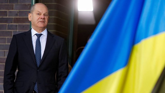 O. Scholzas kreipėsi į ES lyderius: paragino nedelsiant tiekti daugiau ginklų Ukrainai