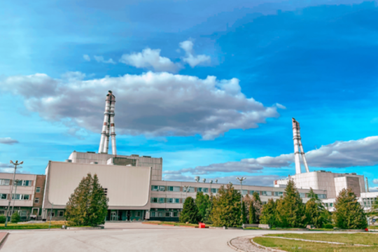 Vykdant Ignalinos atominės elektrinės (IAE) eksploatavimo nutraukimo darbus, ypatingas dėmesys skiriamas saugiam įvairaus tipo radioaktyviųjų atliekų sutvarkymui.