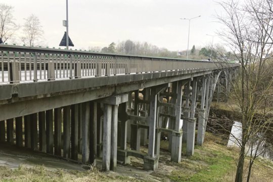 Automobilių srautas tiltu per Kruną ties Kaunu išlieka vienas didžiausių šalyje.
