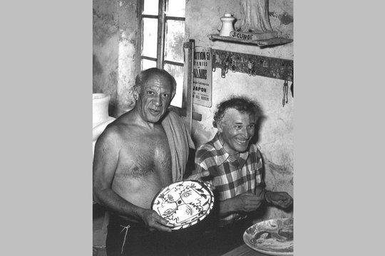 Pablo 	Picasso ir Marcas Chagallas Madoura keramikos dirbtuvėje 	Valorise, apie 1948–1952.