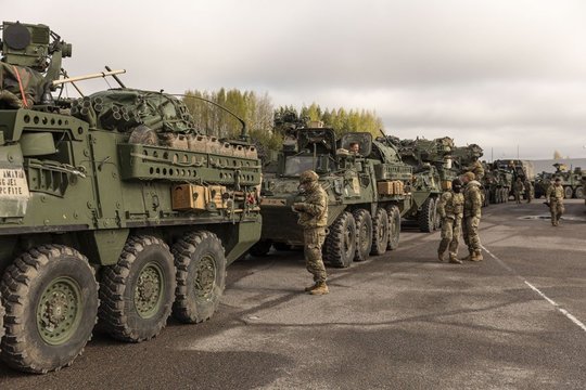 Lietuva ruošiasi išskirtinio masto pratyboms: atvyko JAV karinė technika
