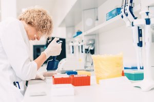 Tarptautinis projektas atskleidė vitamino D ir žarnyno mikrobiotos svarbą atopinio dermatito ir astmos išsivystymui