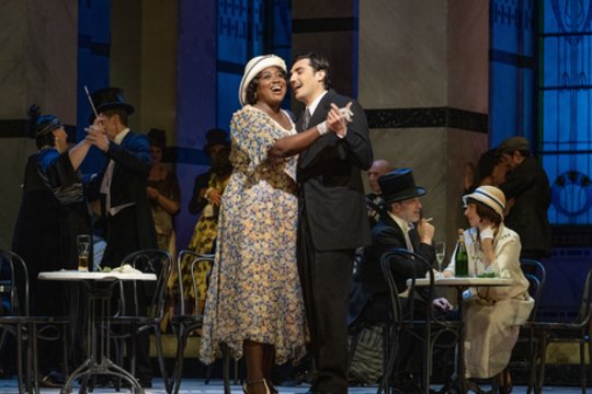 „Kregždutė“ grįžo į  „Metropolitan Opera“ sceną po daugiau kaip dešimtmečio.