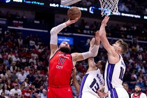 D. Sabonis gali ruoštis rinktinės kovoms – J. Valančiūnas su „Pelicans“ užbaigė „Kings“ kelionę