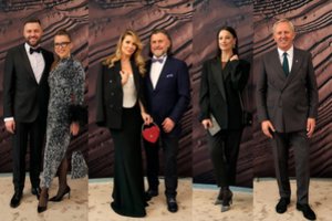 Kviestiniai svečiai plūdo į naujus Klaipėdos muzikinio teatro rūmus: atvyko D. ir A. Bosai