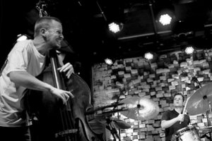 Muzika, pažadinanti iš komos: „Vilnius Mama Jazz“ stogus raus postdžiazo talentai