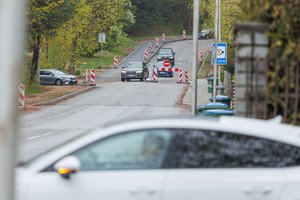 Dar vieni kelio darbai nevyksta pagal planą: kada Romainių kalnas bus visiškai atidarytas?