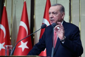 Irako valstybinė televizija: pirmą kartą per daugelį metų Turkijos prezidentas R. T. Erdoganas atvyko vizito į Bagdadą