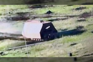 Iškėlė versiją, kam gali būti skirti keistieji Rusijos „vėžliniai“ tankai