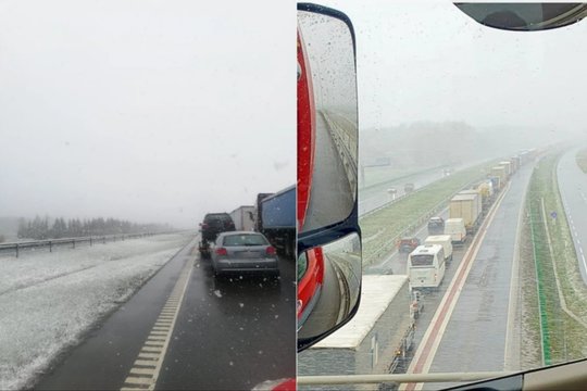 Žiemiški orai vairuotojus užklupo netikėtai: automobiliai netoli Kauno atsidūrė grioviuose.