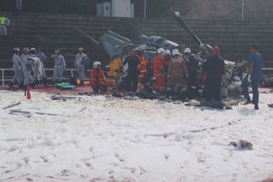 Tragedija Malaizijoje – sudužus dviems kariniams sraigtasparniams žuvo 10 įgulos narių