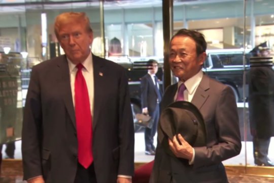 D. Trumpo ir buvusio Japonijos premjero susitikimas: aptarė abipusį bendradarbiavimą