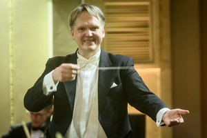 Simfoninėje odisėjoje – traukinio lokomotyvo bei motociklo garsais nuspalvinti kūriniai