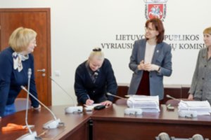 Lietuvos lenkų rinkimų akcija-Krikščioniškų šeimų sąjunga pirmoji užbaigė rinkėjų parašų rinkimą