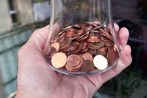 Pernai žemiau skurdo rizikos ribos gyvenančių lietuvių – daugiau nei pusė milijono: štai su kokiomis pajamomis tenka išsiversti