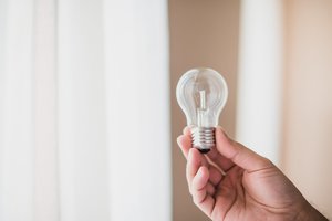 Kaip nepermokėti už elektrą: sprendimas, leisiantis sutaupyti vos per kelias minutes