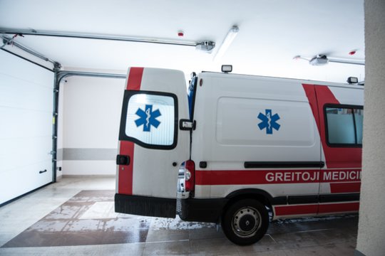Nukentėjusįjį greitoji pagalba išgabeno į Jurbarko ligoninę.