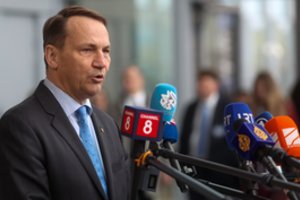 R. Sikorskis: Rusijos ataka prieš bet kurią NATO šalį neišvengiamai baigtųsi jos pralaimėjimu