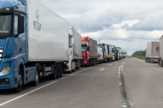 Logistikos ir krovinių pervežimo įmonė „Baltic Line“ atleidžia visus dirbančius asmenis.