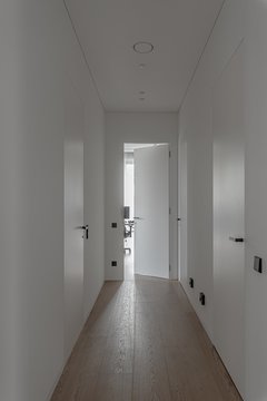 Interjero dizainerės Eglė Muntzer ir Jurgita Dragūnaitė vilniečių šeimai sukūrė itin praktišką ir jaukų interjerą 250 kv. m ploto name sostinėje<br>B. Šileikos nuotr.