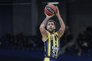 Galvos skausmas Šarui: neaišku dėl trijų žaidėjų dalyvavimo antrosiose rungtynėse Monake