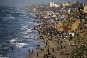 Apie 200 000 palestiniečių pabėgo iš Rafos, bijodami puolimo, pranešė žiniasklaida