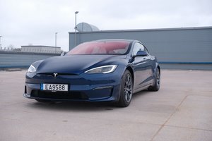 2024 m. „Tesla Model S“ testas: kodėl niekas jo neaplenkia
