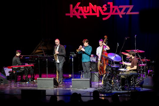 Tradicinio festivalio „Kaunas Jazz“ didysis savaitgalis prasidėjo ir Kauno gatvėse, ir salėse.<br>G.Bitvinsko nuotr.