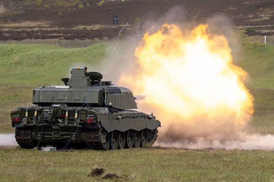 Būsimas moderniausias Didžiosios Britanijos tankas baigė ugnies testus