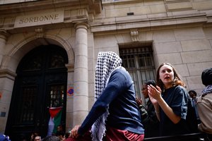 Prancūzijos policija nutraukė studentų protestą Sorbonoje