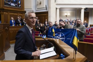 J. Stoltenbergas pasakė kalbą Ukrainos Aukščiausiojoje Radoje
