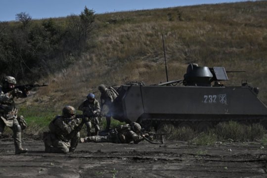 Netiki, kad tik JAV ginklai leis Ukrainai atgauti prarastas teritorijas: yra kita problema