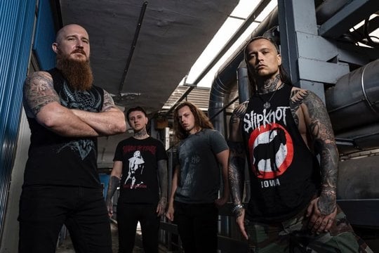 Prie Lietuvoje koncertuosiančių rokerių „Five Finger Death Punch“ jungiasi žinomi vengrų metalistai „Ektomorf“.