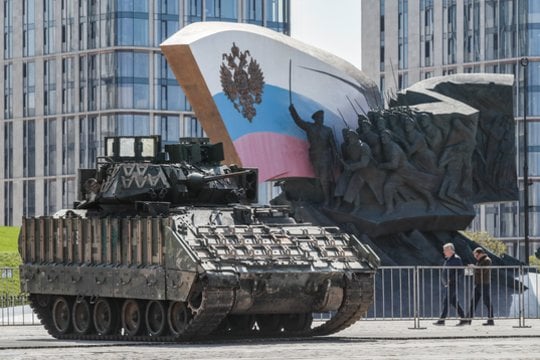 Karas Ukrainoje. JAV sudavė skaudų smūgį Rusijos karinei pramonei: naujos sankcijos – ne tik Maskvai