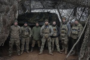„The Times“: elitinio Ukrainos dalinio „Azov“ kovotojams smūgis iš partnerių – prabilo apie kaltinimus ir draudimus