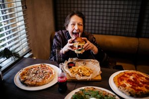 Gurmanišką maistą mėgstanti senjorė Elena: „Gyvenimo malonumams amžiaus ribos nėra“