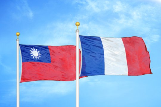 Prancūzijos ir Taivano vėliavos.