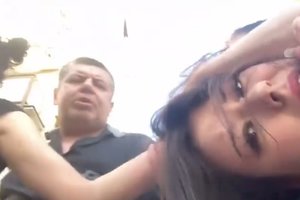 Už kalbėjimą rusiškai – smūgiai ir spjūviai į veidą: Varšuvoje užpulta ukrainiete palaikyta moteris