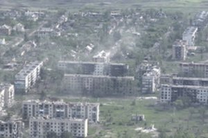 Tragiški vaizdai Časiv Jare: iš kadaise klestėjusio miesto liko tik griūvėsiai ir nuodeguliai, tačiau pasitraukė ne visi