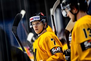 Priešingose barikadų pusėse dėl aukso kovos buvę komandos draugai, kurie rūbine dalinosi su pasauline superžvaigžde