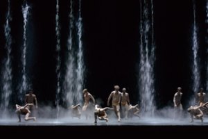 „Šventojo pavasario“ istoriją Klaipėdos valstybinio muzikinio teatro scenoje pasakos ir pasipilantis vanduo