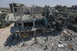 Izraelis sudavė smūgių centrinėje ir pietinėje Gazos Ruožo dalyje