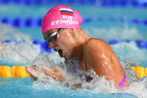 Amerikiete ir išdavike namie išvadinta rusė J. Jefimova Paryžiuje planuoja tapti R. Meilutytės varžove